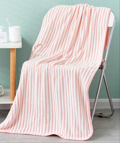 Badhanddoek Essential4You, de handdoek die droog blijft!